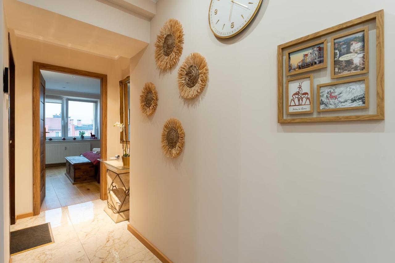 Apartament Zloty Jelonek - 4 Osobowy Na Placu Ratuszowym - Space Apart Jelenia Góra Exteriör bild