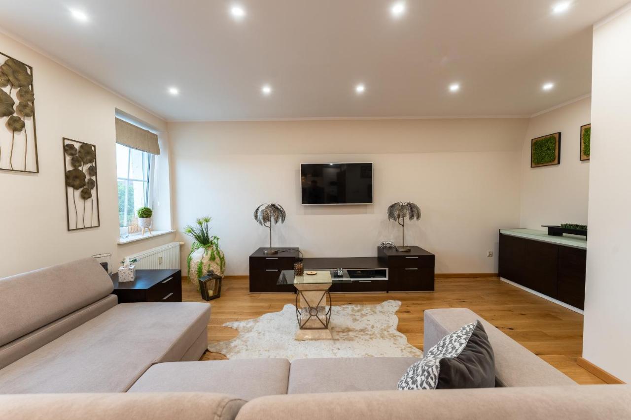 Apartament Zloty Jelonek - 4 Osobowy Na Placu Ratuszowym - Space Apart Jelenia Góra Exteriör bild