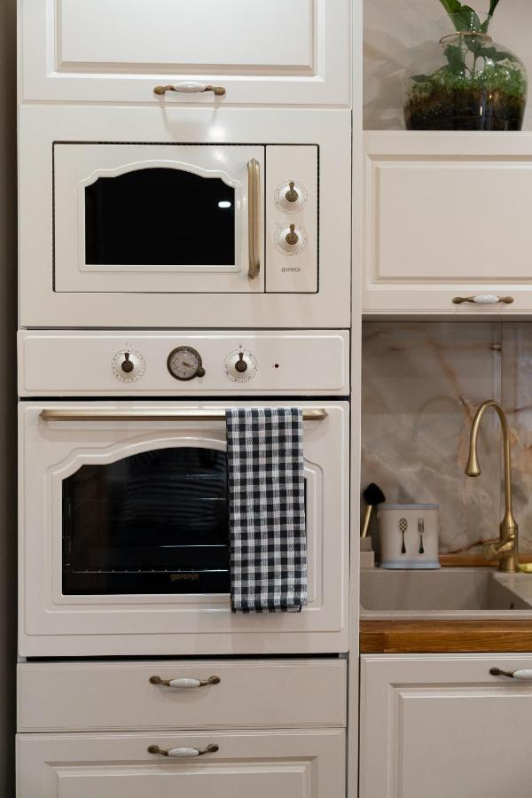 Apartament Zloty Jelonek - 4 Osobowy Na Placu Ratuszowym - Space Apart Jelenia Góra Exteriör bild
